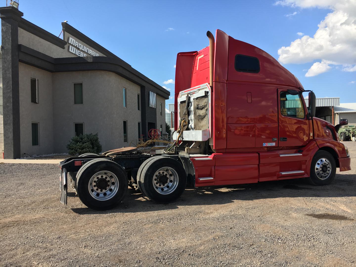 TRACTOCAMION VOLVO VNL64T670